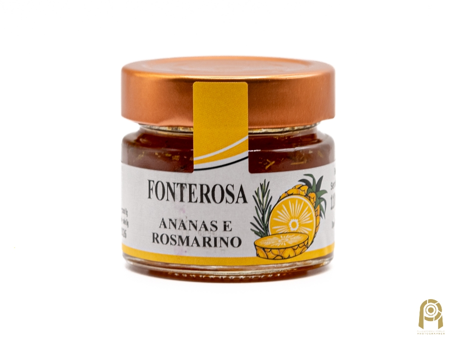 Ananas e rosmarino