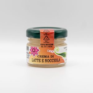 Crema di latte e nocciole